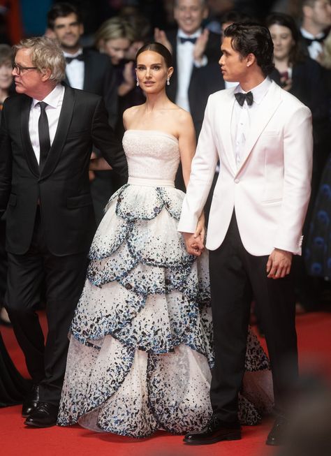 Elle Fanning Red Carpet, Michael Fassbender And Alicia Vikander, Cannes Film Festival 2023, Valentino Gowns, Alexander Mcqueen Dresses, Festival 2023, Christian Dior Haute Couture, Dior Haute Couture, Helen Mirren