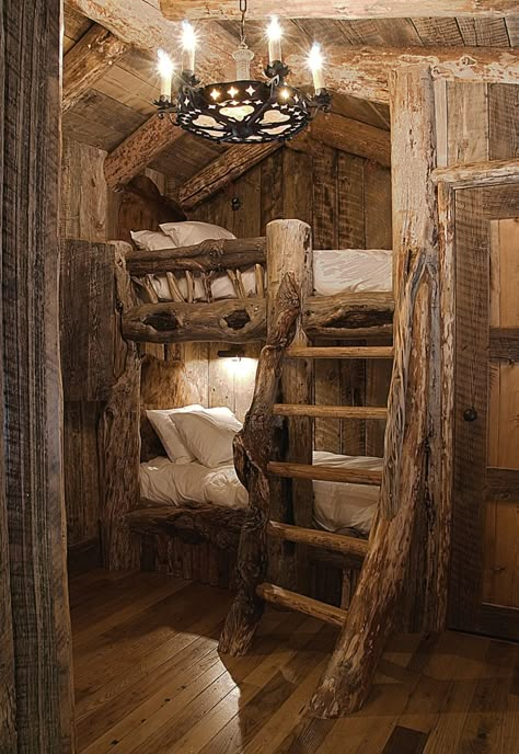 Lord of the rings bedroom Rustic Bunk Beds, Casa Hobbit, Built In Bunks, Kids Bunk Beds, Tree Houses, Cabin Fever, Log Home, Style At Home, Cabin In The Woods