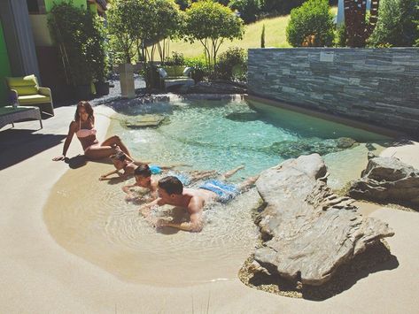 Kleiner Pool Design, Beach Entry Pool, Dream Backyard Pool, Backyard Beach, Small Pool Design, Natural Swimming Pools, Luxury Pools, Natural Swimming Pool, Backyard Pool Landscaping