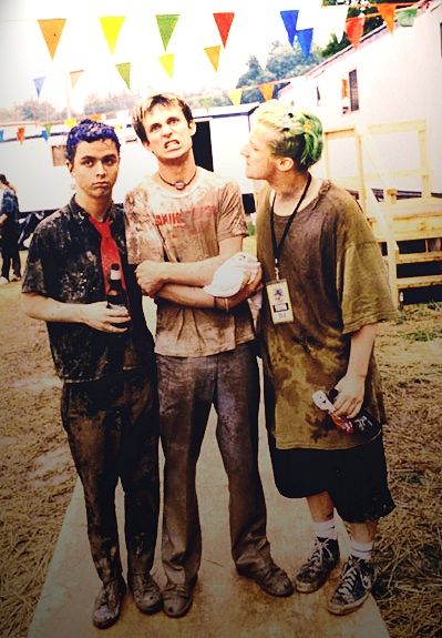 Green Day Woodstock 1994, Billie Green Day, Green Day Billie Joe, Pop Punk Bands, Tré Cool, Soft Grunge Aesthetic, Celebrity Skin, Best Night Of My Life, Billie Joe Armstrong