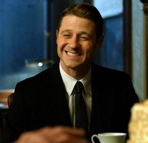 Gotham Jim Gordon, James Gordon Gotham, Jim Gordon Gotham, Ben Mckenzie Gotham, Benjamin Mckenzie, Gotham Show, Whiskey Lullaby, Gotham Cast, Gotham Tv Series