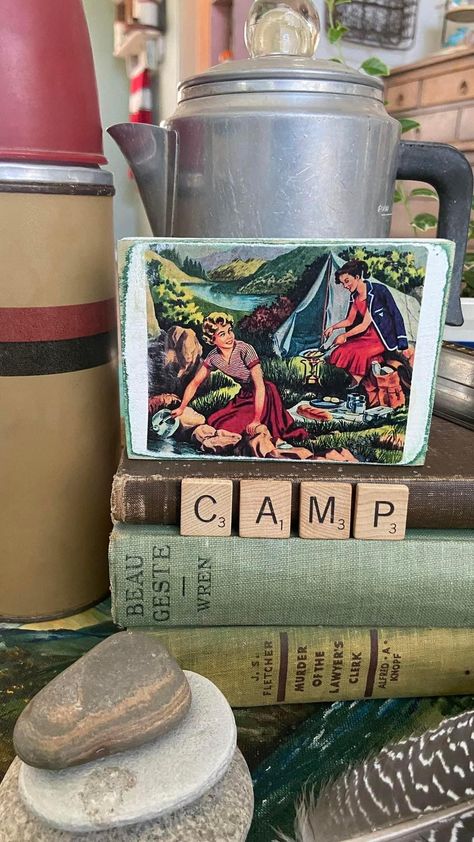 Fishing Cabin Decor Rustic, Retro Camping Decor, Vintage Camping Decor, Vintage Camping Aesthetic, Vintage Camp Style Decor, Big Sir, Camp Cottage, Vintage Glamping, Airbnb Cabin