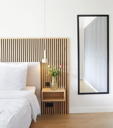 Wood Slat Headboard, Slat Headboard, Beautiful Bed Designs, Headboard Ideas, Wood Slat Wall, Slatted Headboard, Deco Luminaire, Wood Headboard, Wood Bedroom