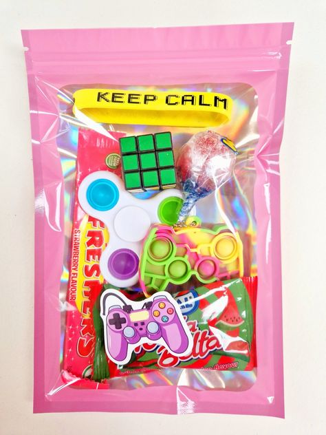 Video Game Theme Party, Game Theme Party, Gaming Party, Baby Fancy Dress, Classroom Interior, Rubix Cube, Paint Parties, Game Themes, Wrist Band