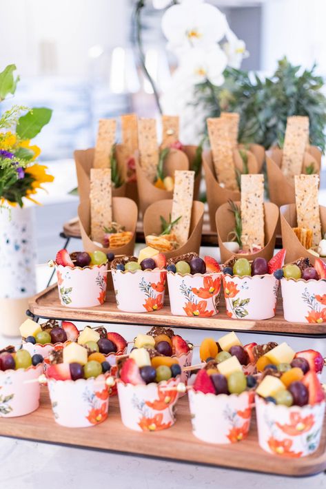 Ava’s Boho Graduation Party | partiesonpurpose.com Boho Summer Party, Bohemian Graduation Party Ideas, Boho Floral Party, Wildflower Grad Party, Graduation Party Ideas Boho, Boho Grad Party Decorations, Graduation Food Table, Boho Grad Party, Boho Graduation Party Ideas