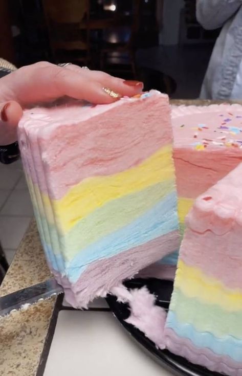 Cotton Candy Treats Ideas, Diy Cotton Candy Cake, Cotton Candy Cloud Cake, Cotton Candy Cheesecake, Candy Cake Diy, Cloud Dessert, Cotton Candy Recipe, Candy Booth, Cotton Candy Cake