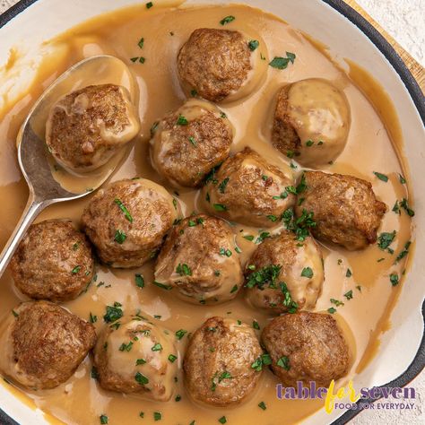 Pioneer Woman Swedish Meatballs, Mozzarella Pearls Recipes, Pioneer Woman Meatballs, Swedish Meatball Soup, Oven Meatballs Recipe, Turkey Swedish Meatballs, Enchilada Meatballs, Swedish Meatball Recipe, Slow Cooker Swedish Meatballs