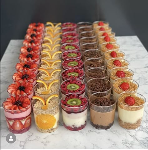 Dessert Shooters Recipes, Cups Recipes, Dessert Cups Recipes, Dessert Shooters, Mini Dessert Cups, 6 Cake, Party Food Buffet, Catering Ideas Food, Dessert Buffet