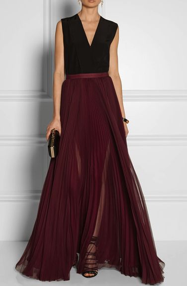 J Mendel maxi skirt - maxi skirts on redsoledmomma.com Chiffon Maxi Skirt, Maxi Skirt Outfits, Red Skirt, فستان سهرة, Chiffon Maxi, Skirt Outfit, Chiffon Skirt, Maxi Skirts, Beautiful Gowns