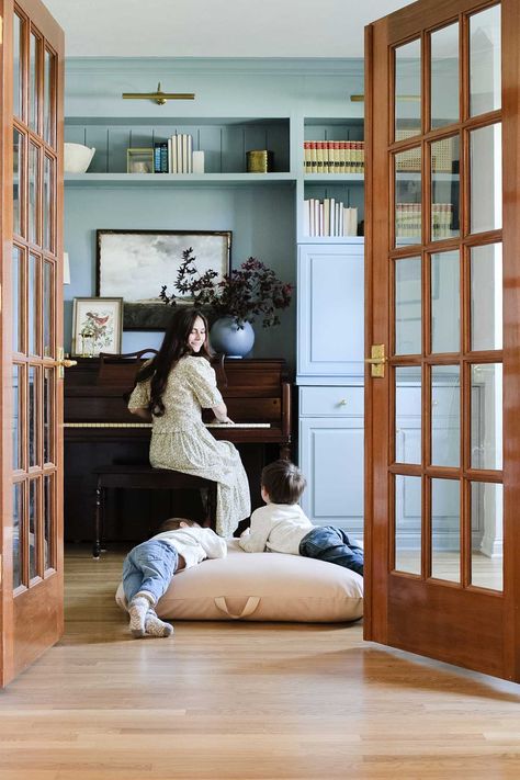 Piano Formal Living Room, Small Home Office With Piano, Piano In Sitting Room, Library And Piano Room, Piano Family Room, Study Room With Piano, Piano With Built Ins, Front Room Piano, Piano Surrounded By Bookshelves