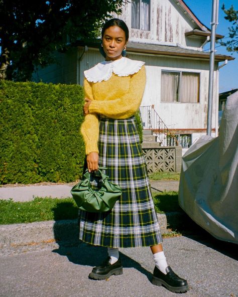 Puff Blouse, Green Pleated Skirt, Folding Techniques, Contemporary Accessories, Cool Fits, Bronze Age, Ruffle Collar, Vancouver Bc, Fall Wardrobe