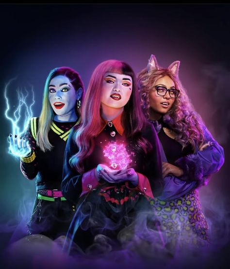 Monster High New Movie, Draculaura Monster High The Movie, Monster High Movies, Clawdeen Wolf Icon, Draculaura And Clawdeen, Monster High The Movie, Monster High Wallpaper, Uruma Shun, Wolf Icon