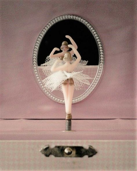 Ballerina Box Music, Ballet Music Box Aesthetic, Ballerina Music Box Aesthetic, Columbina Aesthetics, Ballerina Music Box Vintage, Music Box Aesthetic, Virginia Hall, Ballerina Jewelry Box Music, Ballerina Box