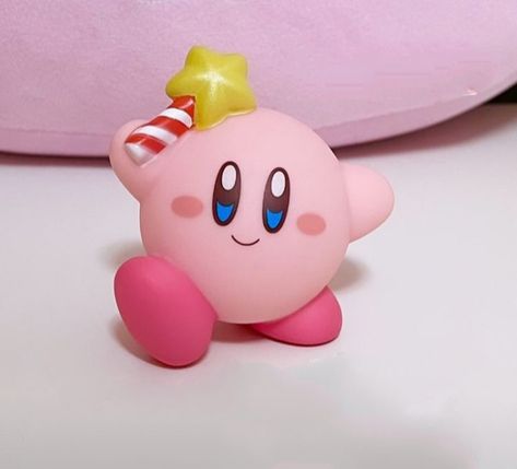 Clay Kirby Diy, Kirby Clay Art, Kirby Clay, Planet Popstar, Clay Kirby, Clay Reference, Kirby Cake, Kirby Party, Easy Paper Crafts Diy