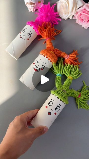 paper crafts creator on Instagram: "make a fun braiding doll using paper tubes and wool

#childcraft #kindergarten #parentchild #handmade #diy #reuse #wool #papertube #crafts #creative" Toilet Paper Roll Puppets, Diy People Figures, Handmade Puppets Ideas, Kids Yarn Crafts Easy, Crafts With Yarn For Kids, How To Make A Puppet, Diy Finger Puppets, Puppets For Kids To Make, Puppet Diy