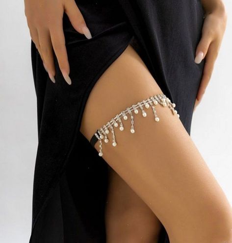 Sparkly Elastic Tassel Pearl Rhinestone Thigh Chains Beach Summer Holiday Boho Body Jewelry Accessory Women's Leg Chain #HandmadeJewelry #Elegance #Adorning #Jewelry #Thigh #with #Legs #Exploring #Your #StatementJewelry #JewelryLovers #Style #and Thigh Jewelry, Leg Jewelry, Jewelry Y2k, Thigh Chain, Leg Chain, Y2k Accessories, Body Chains, Bohemian Crystal, Chain For Women