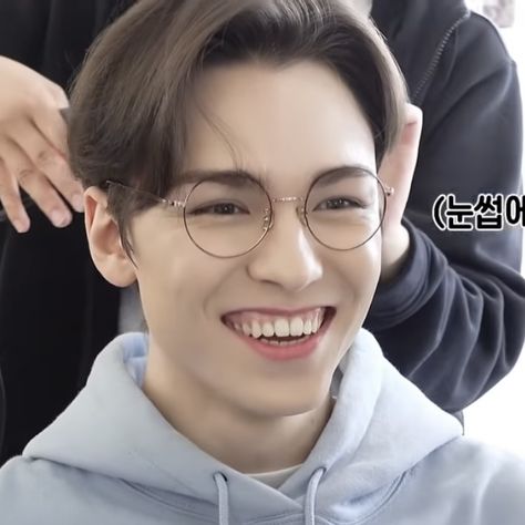 Vernon Glasses, Vernon Lq, Bulletin Journal, Lovers Pics, Bulletin Journal Ideas, Journal Ideas, Seventeen, Wallpapers, Quick Saves