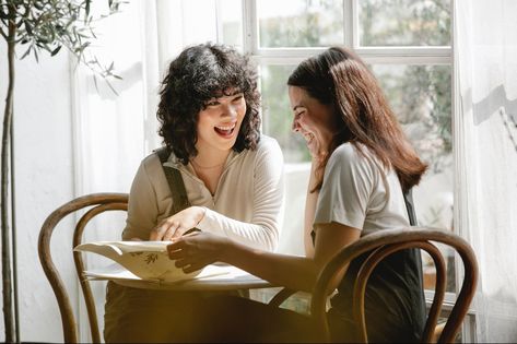 Identifying the 'Five Communication Languages of Women' to Promote Positive Mental Health https://www.entrepreneur.com/article/370587 Harold Lloyd, Highly Sensitive People, Inspirational Speaker, Sensitive People, Positive Psychology, Media Sosial, Mom Hacks, Highly Sensitive, Self Talk