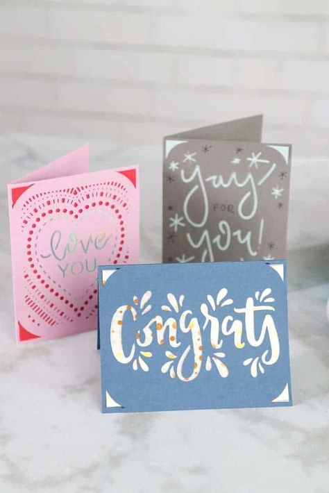 How to Create One-Of-A-Kind Cards with Your Cricut Joy Card Mat Cricuit Joy, Circuit Joy, Cricut Joy Machine, Sweet Red Poppy, Cards Cricut, Writing Machine, Cricut Hacks, Friend Ship, Place Card Holders Wedding