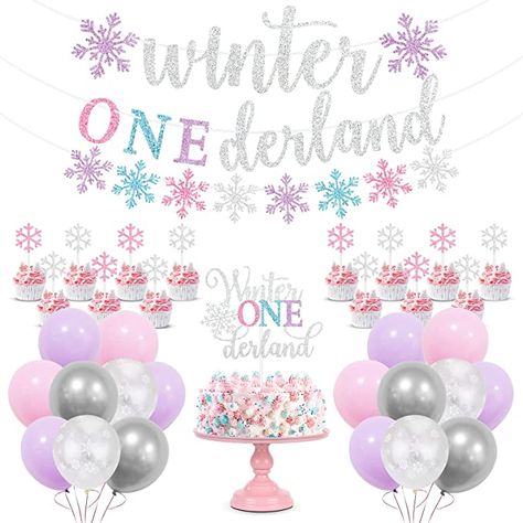 Silver Balloon Backdrop, Winter Onederland Party Decorations, Snowflake Balloons, Winter Birthday Themes, Winter Onederland Party Girl, First Birthday Winter, Winter Onederland Birthday Party, Wonderland Party Decorations, Winter Onederland Party