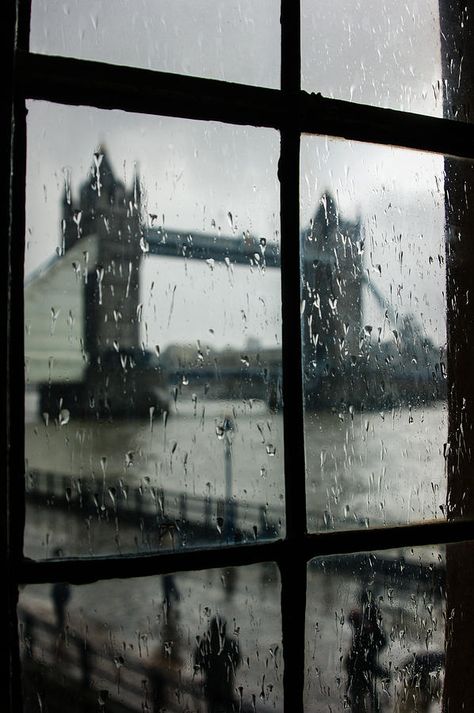 I Love Rain, Love Rain, London Town, Window View, London Calling, London Bridge, When It Rains, London Love, London Eye