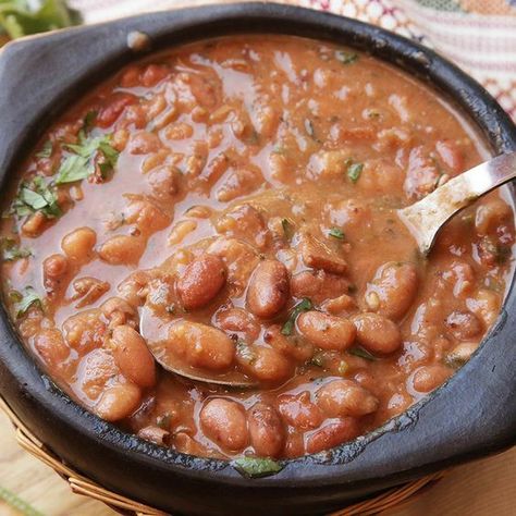 Mexican Pinto Beans, Cookout Dishes, Mexican Cowboy, Beans With Bacon, Cowboy Beans, Potluck Dishes, Mexican Cooking, Hispanic Food, Beans Recipe