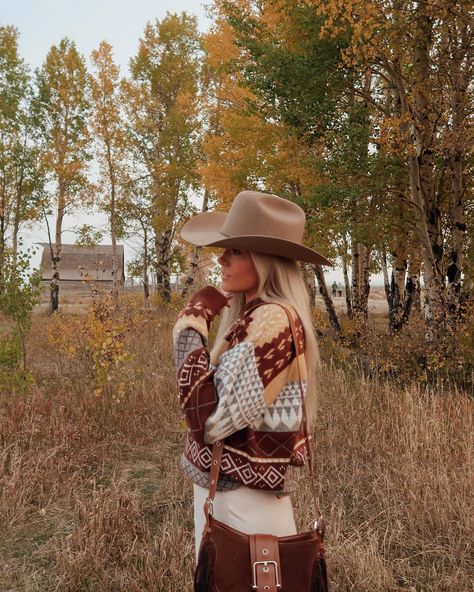 october so far 🍂🧸 comment “ootd details” for 🔗 . . . #westernfashioninspo #cowgirlfashion #fallfashiontrends #fallaesthetic western fashion // western outfit inspo // western style // cowgirl boots outfit // western chic // western aesthetic // fall aesthetic // fall vibes // fall fashion // fall ootds // out west // mountain aesthetic Western Clean Girl Aesthetic, Cute Western Photoshoot Outfits, Cowgirl Fall Aesthetic, Soft Cowboy Aesthetic, Winter Cowgirl Aesthetic, Western Womens Outfits, Granola Cowgirl Aesthetic, Western Thanksgiving Outfit, Comfy Country Outfits