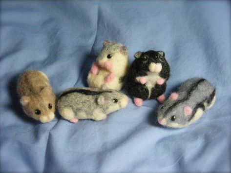 Needle Felted Dwarf Hamsters Life Size by CVDart1990 Felted Hamster, Hamster Life, Needle Felting Diy, Wool Animals, Needle Felting Tutorials, Felt Bunny, Felt Mouse, English Bulldog Puppy, Needle Felting Projects