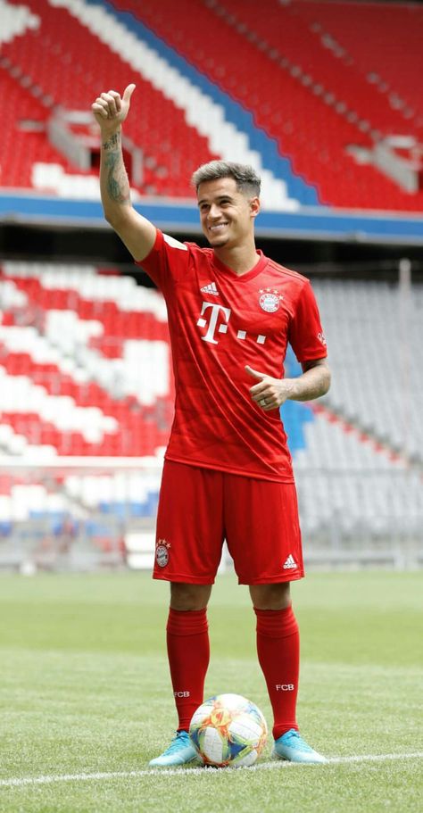 Coutinho in Bayern 😍❤ Phil Coutinho, Bayern Munich Wallpapers, A.c. Milan, The Last Laugh, Barcelona Football, Fc Bayern Munich, Adidas Football, World Football, Football News