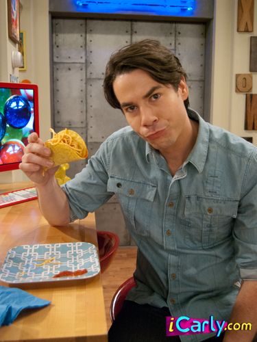 Spaghetti Tacos obviously. Icarly Spencer, Spencer Icarly, Spaghetti Taco, Spencer Shay, Spaghetti Tacos, Jerry Trainor, Icarly And Victorious, Feeling Silly, Sam & Cat