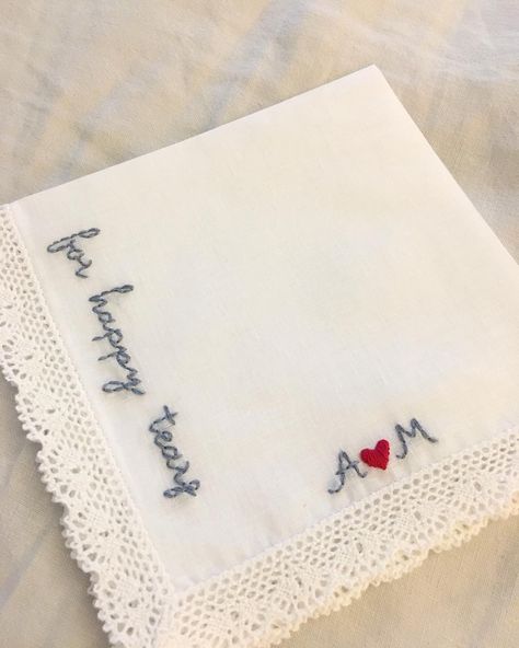 Handkerchief Embroidery Initials, Embroidered Wedding Favors, Hand Embroidered Wedding Gift, Hand Embroidery Wedding Gift, Sewing Wedding Gifts, Hanky Embroidery Design, Hand Embroidery Gifts, Wedding Embroidery Gifts, Embroidery Gifts For Him