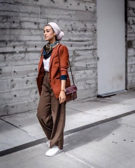 5e76bef6e019b2541ff53db39f407a98 Modest Muslim Outfit Ideas, Hijab Casual Outfit, Turban Outfit, Hijab Turban Style, Street Hijab, Estilo Hijab, Turban Hijab, Street Hijab Fashion, Mode Turban