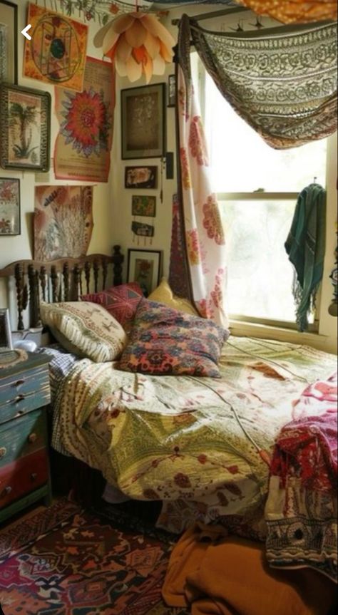 Dorm Room Maximalist, Disco Dorm Room, Hippie Dorm Room Ideas, Maximalist Dorm Room, Eclectic Dorm Room, Dorm Room Plants, Indie Dorm Room, Bohemian Dorm Room, Dorm Room Decorating Ideas