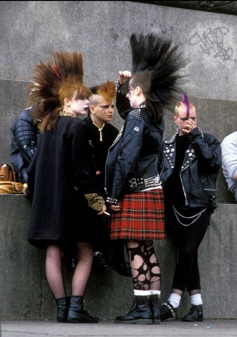 Punk 70s Fashion, London Punk Fashion, Punk Fashion 70s, New Wave Fashion 80s, British Punk Fashion, Punk Moodboard, Post Punk Fashion, New Wave Style, New Wave Fashion