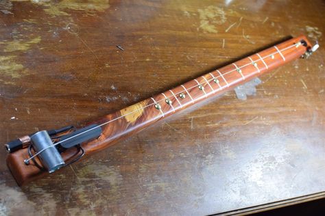 Diddly Bow by Madurobob.  300 year old Eastern Red Cedar Diddley Bow, Instrument Design, Eastern Red Cedar, Mountain Dulcimer, Homemade Instruments, Bow Diy, Diy Music, Guitar Diy, Diy Instruments