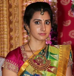 Brahmani Nara Jewellery Designs, Nara Brahmani, Nasriya Nasim New Photos, Lucky Blue Smith Nara Pellman, Nara Chandrababu Naidu Hd Images, Social Media List, White Bike, India School, Beach Books