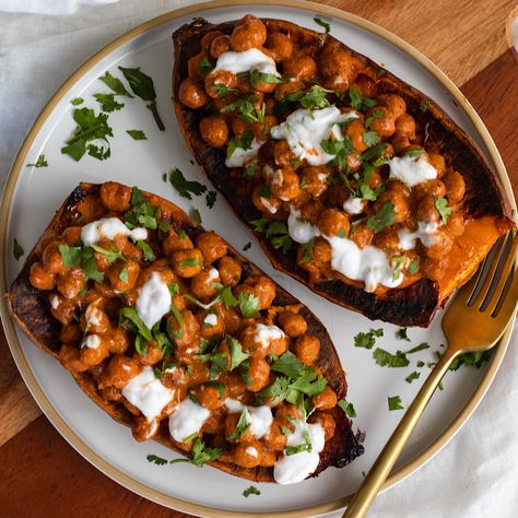 Vegan Buffalo Chickpea Stuffed Baked Sweet Potato - Avocado Skillet Stuffed Sweet Potato Recipes Vegan, Chickpea Stuffed Sweet Potato, Vegan Stuffed Potatoes, Sweet Potato Dinners, Buffalo Sweet Potato, Vegan Stuffed Sweet Potato, Avocado Skillet, Sweet Potato Vegetarian, Potato Avocado