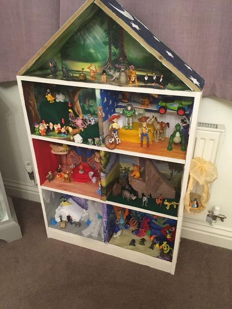 DIY Disney doll house! Diy Boys Dollhouse, Dinosaur Doll House Diy, Boy Dollhouse Diy, Doll House For Boys Diy, Dollhouse Makeover For Boys, Diy Boy Doll House, Boys Dollhouse Diy, Minecraft Doll House, Dinosaur Doll House