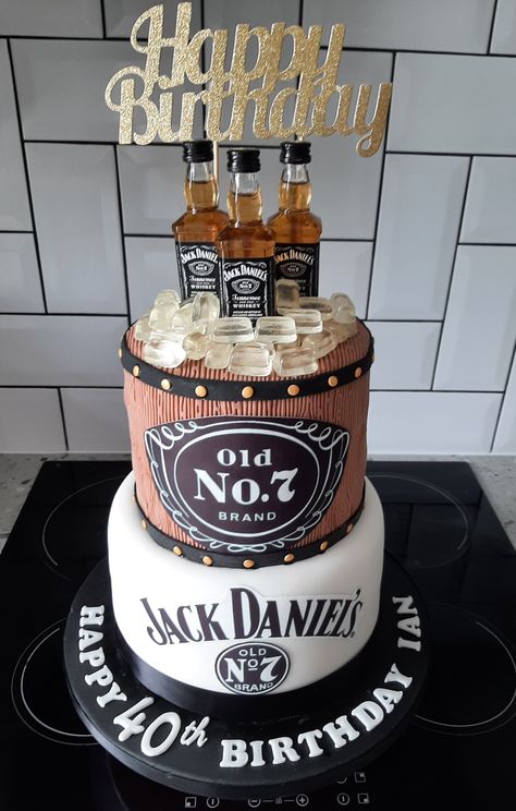 Mens 50 Th Birthday Cake, Jack Daniel Birthday Cake, Jack Daniels 40th Birthday Party Themes, Jack Daniels Birthday Party, Funny 18th Birthday Cake For Men, Jack Daniels Themed Party, Whiskey Themed Birthday Cake, Jack Daniels Party Theme Decoration, Tort Jack Daniels