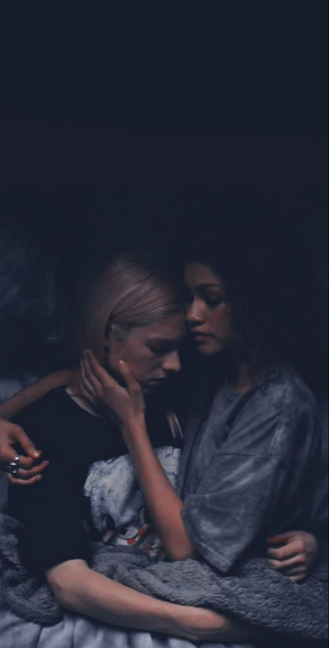 Euphoria Couple, Euphoria Wallpaper, Rue Bennett, Euphoria 2, Euphoria Aesthetic, Zendaya Coleman, Couple Wallpaper, Film Serie, Cool Stuff