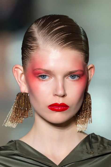 Extreme Blush Makeup, Editorial Runway Makeup, Editorial Photography Makeup, Colourful Editorial Makeup, Catwalk Makeup Looks, Makeup Looks Runway, 60s Inspired Fashion Editorial, Red Blush Makeup Look, Red Editorial Makeup