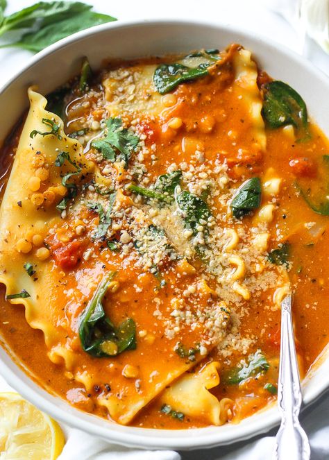 Creamy Lasagna Soup, Creamy Lasagna, Soup Lasagna, Delicious Noodles, Soup Crockpot, Soup Creamy, Lasagna Soup Recipe, Pot Lasagna, Vegan Lasagna