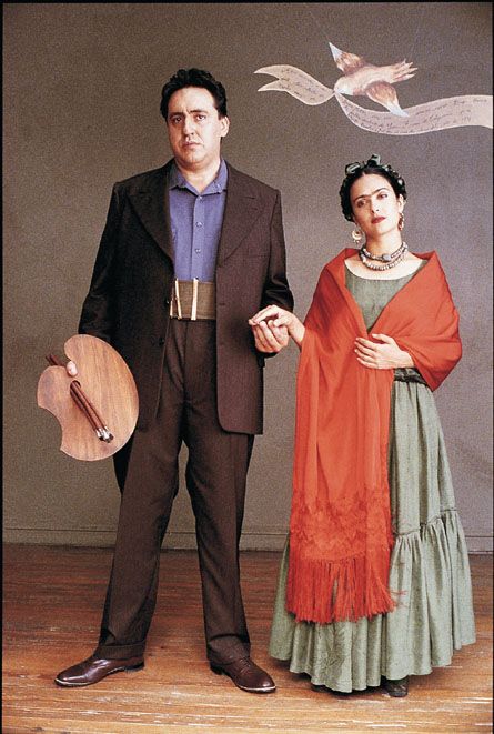 Frida Kahlo & Diego Rivera Frida Movie, Frida Kahlo Style, Halloween Apron, Frida And Diego, Alfred Molina, Frida Art, Frida Kahlo Art, Septième Art, Diego Rivera