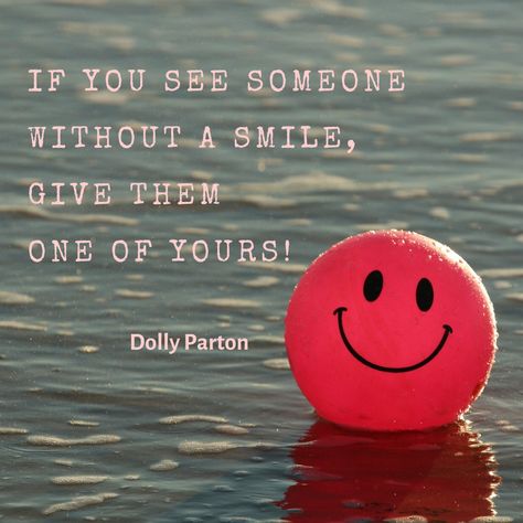 If you see someone without a smile, give them one of yours! A simple smile can change someone's day! Make Someone Smile Quotes, A Smile Quote, Cute Smile Quotes, Aesthetic Names For Instagram, Positive Quotes For Life Happiness, Empath Traits, Happy Quotes Smile, Name For Instagram, Quotes For Life