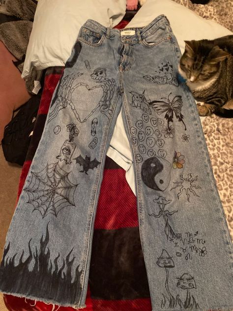 0ed9422357395a0d4879191c66f4faa2desc53738966ri Spider Web Jeans Diy, Pants With Designs On Them, Drawing In Jeans, Jean Diy Paint, Writing On Pants, Painting My Pants, Drawings On Pants Ideas, Drawing On Jeans Ideas Aesthetic, Drawing Ideas On Jeans