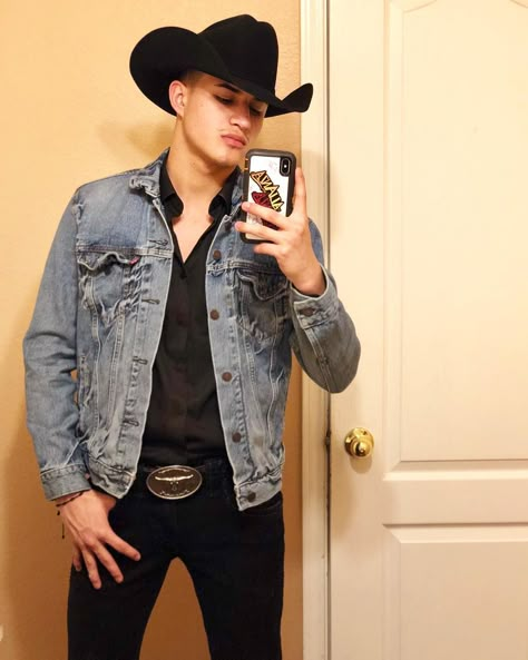 Groom Cowboy Outfit, Vaquero Outfit Mexican Men, Outfit Vaqueros, Takuache Outfits Guys, Cowboy Outfit For Men, Mexican Boys, Cowgirl Style Outfits, Western Outfits Men, Bota Country