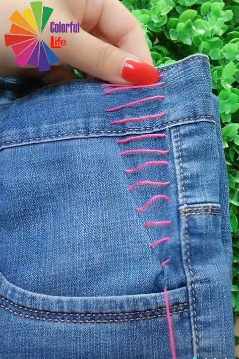 Colorful Life - 15 Amazing Sewing Hacks You Should Know. Fat Quarter Projects, Simple Sewing, Sew Ins, Beginner Sewing Projects Easy, Leftover Fabric, Fabric Baskets, Bags Tutorial, Sewing Projects For Beginners, Sewing Skills