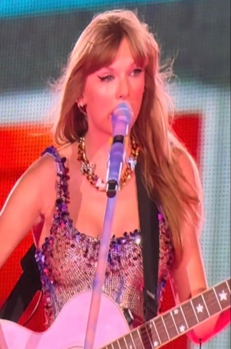 Taylor Swift Crying, Teardrops On My Guitar, August 26, Swift 3, Eras Tour, Mexico City, Lana Del Rey, Taylor Swift, Swift