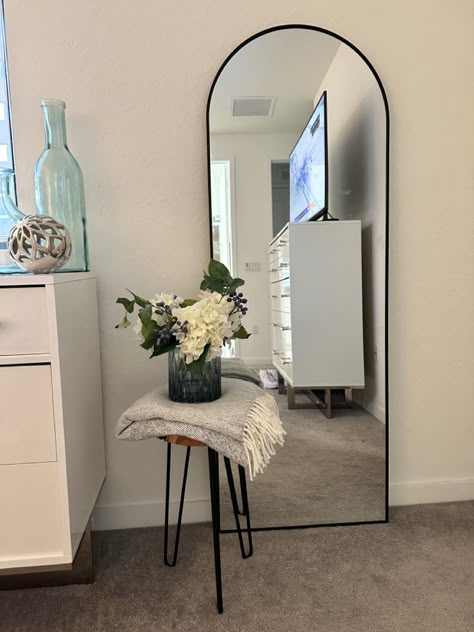 Full Length Mirror Apartment, Round Long Mirror, Rounded Mirror Bedroom, Rounded Full Length Mirror, Floor Length Mirror In Bedroom, Room Big Mirror Ideas, Full Length Mirror Small Space, Long Floor Mirror, Round Full Length Mirror