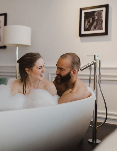 Couple In Bath Tub Aesthetic, Couple Bathtub Aesthetic, Couples Bathtub, Bath Couple, Prenup Photos Ideas, Bath Rituals, Resorts In Mexico, Bathtub Photography, Taking Bath